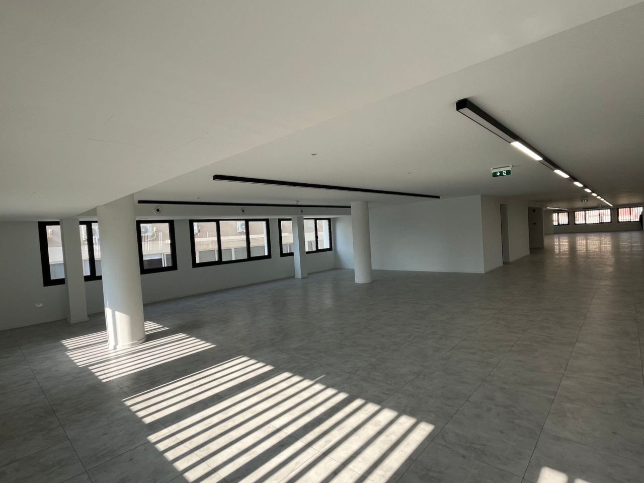 Офис Agios Nicolaos, Кипр, 375 м² - фото 2