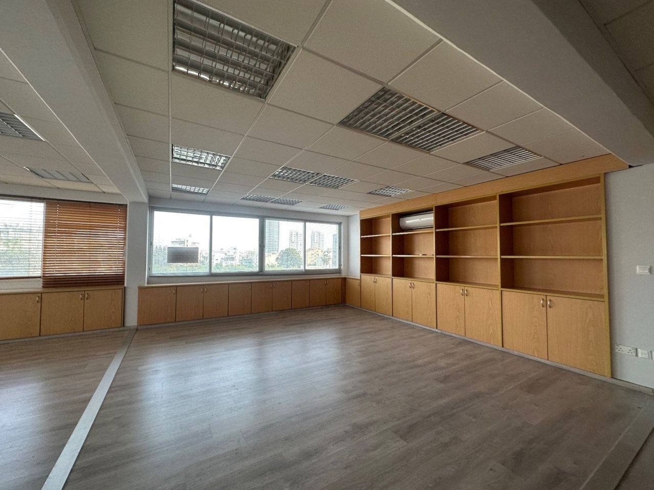 Офис Agios Nicolaos, Кипр, 200 м² - фото 3