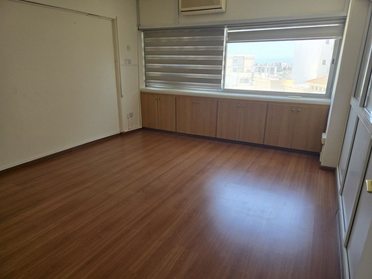 Офис Agia Zoni, Кипр, 90 м² - фото 3