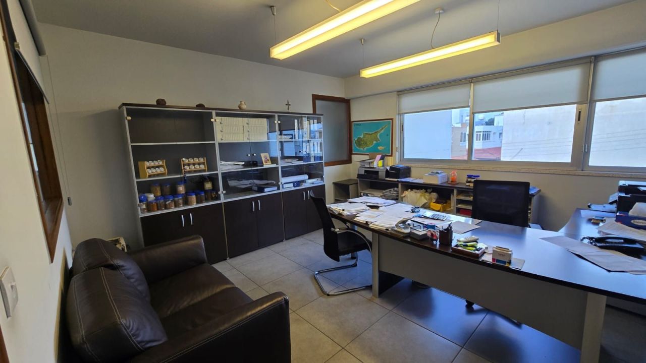 Офис Tsiflikoudia, Кипр, 500 м² - фото 2