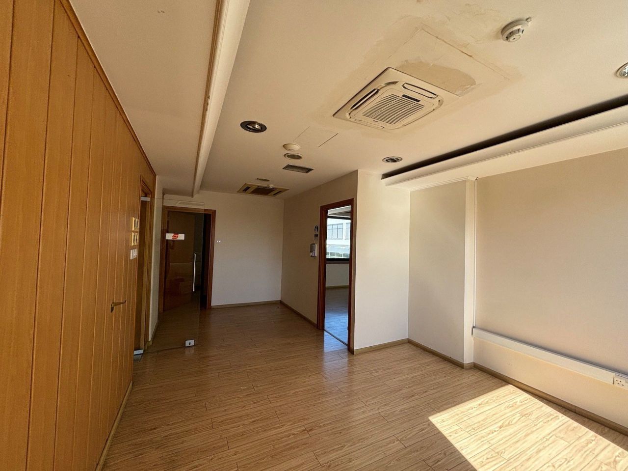 Офис Potamos Germasogeias, Кипр, 476 м² - фото 3