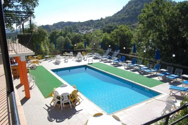 Отель, гостиница в Като Платресе, Кипр, 1 150 м² - фото 2