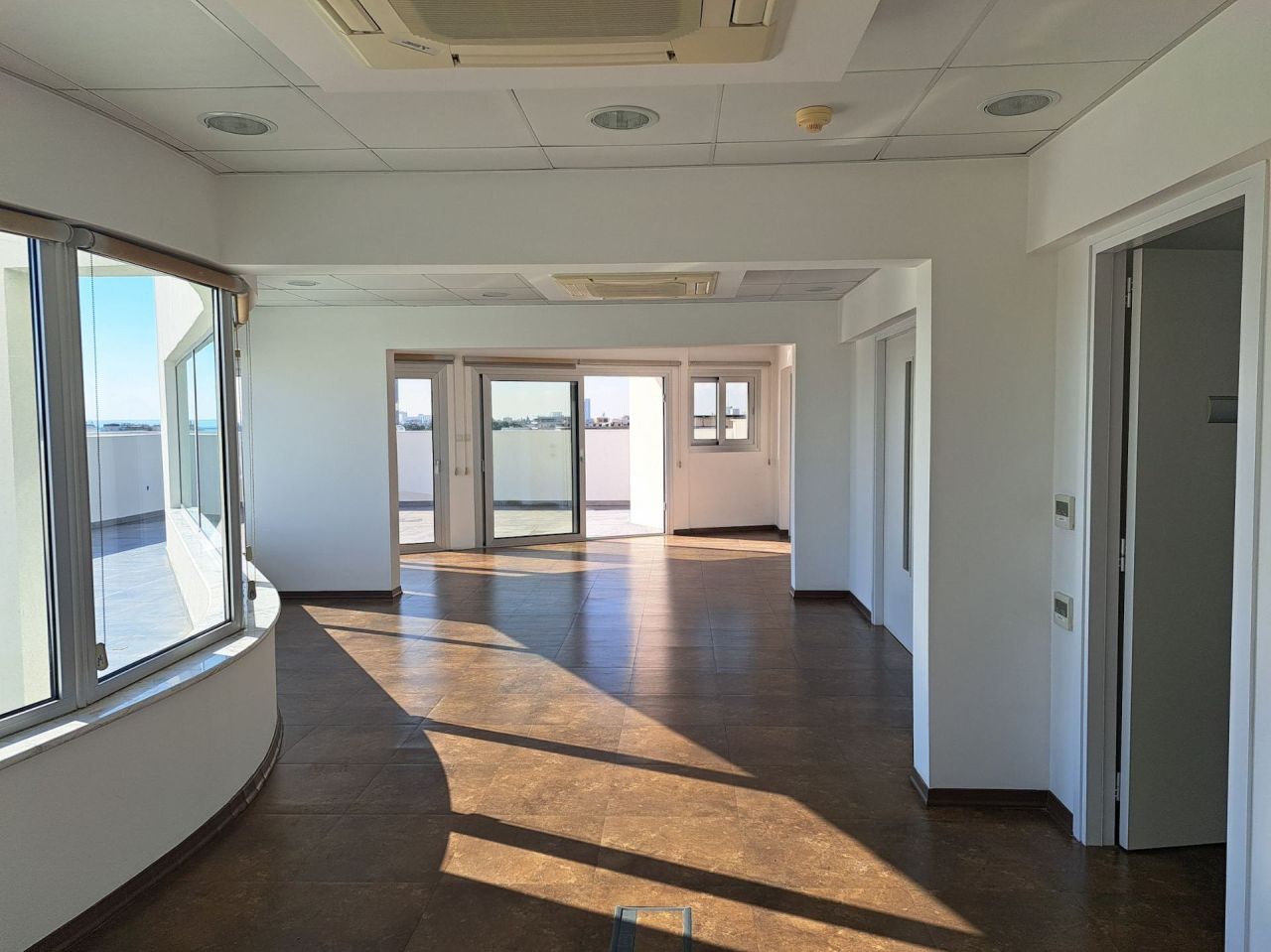 Офис Katholiki, Кипр, 792 м² - фото 3