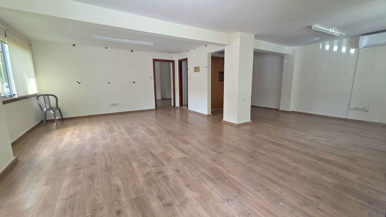 Офис Neapoli, Кипр, 100 м² - фото 4