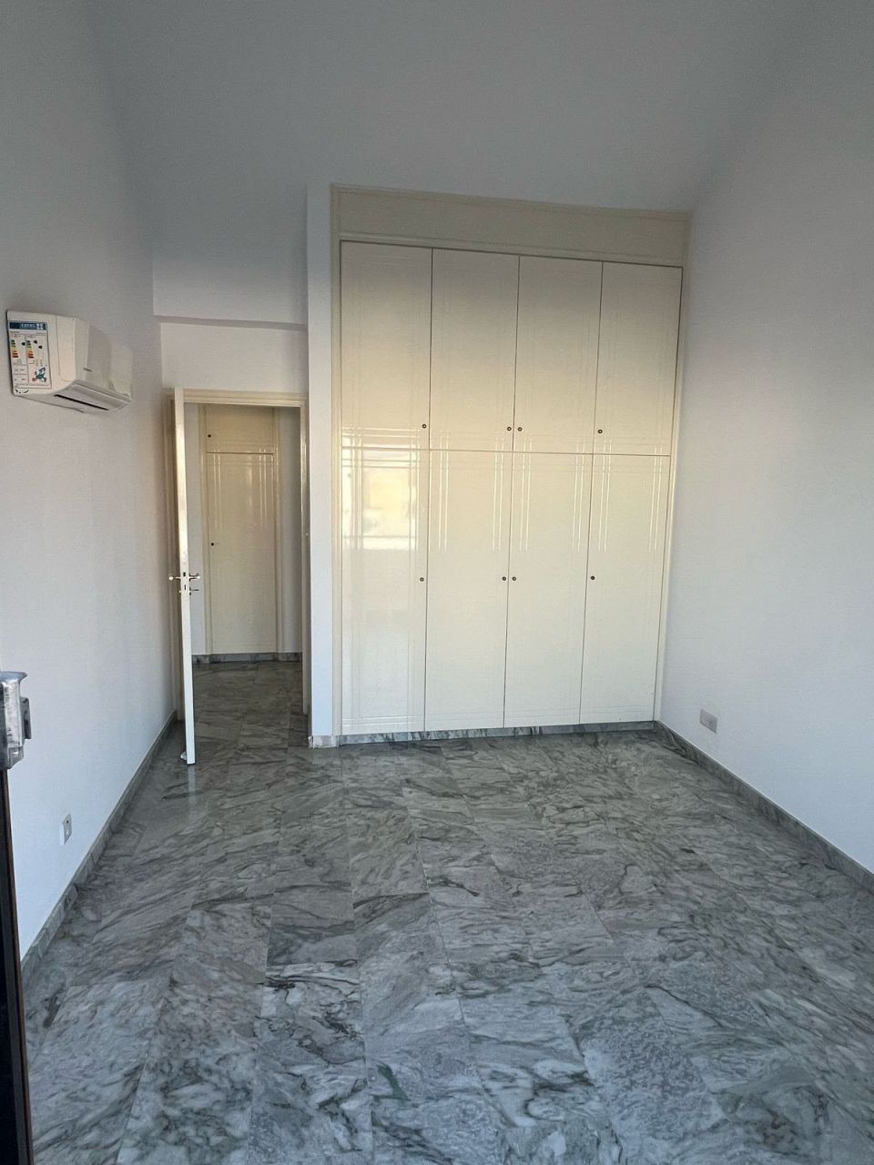 Офис в Айос-Атанасиосе, Кипр, 250 м² - фото 4
