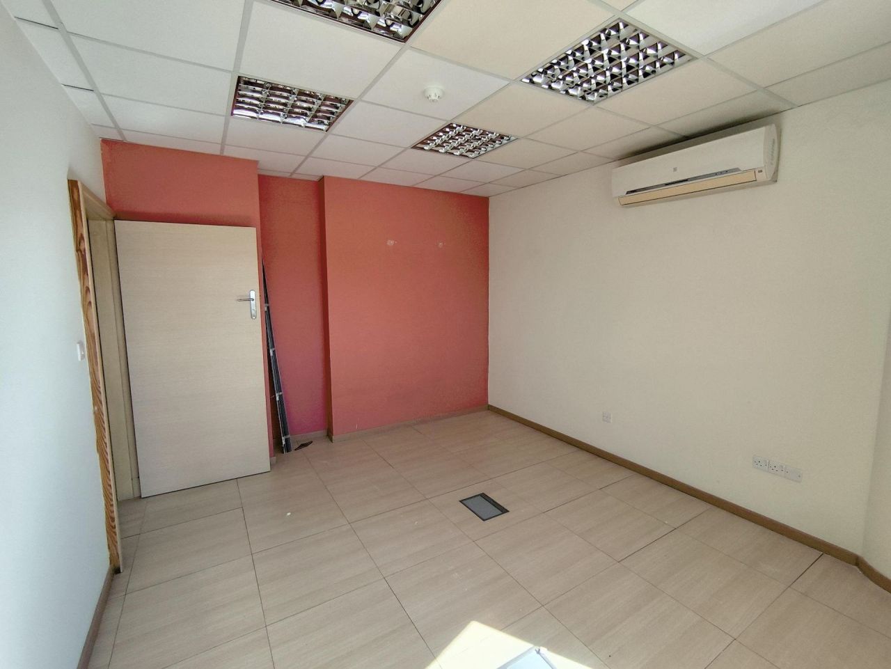 Офис в Меса-Йитонии, Кипр, 95 м² - фото 3