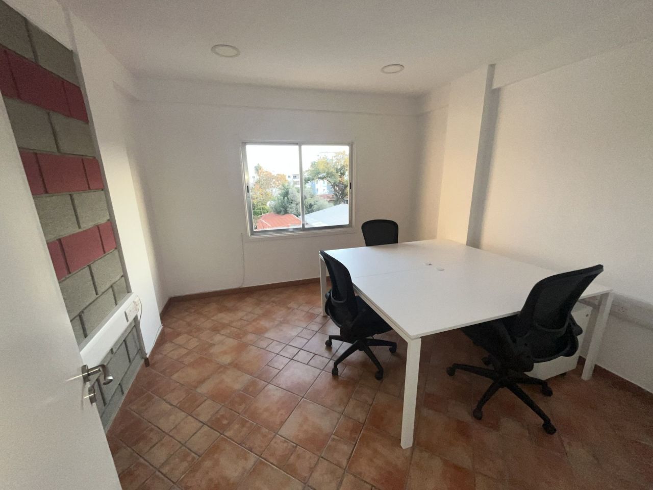 Офис Agia Zoni, Кипр, 213 м² - фото 4