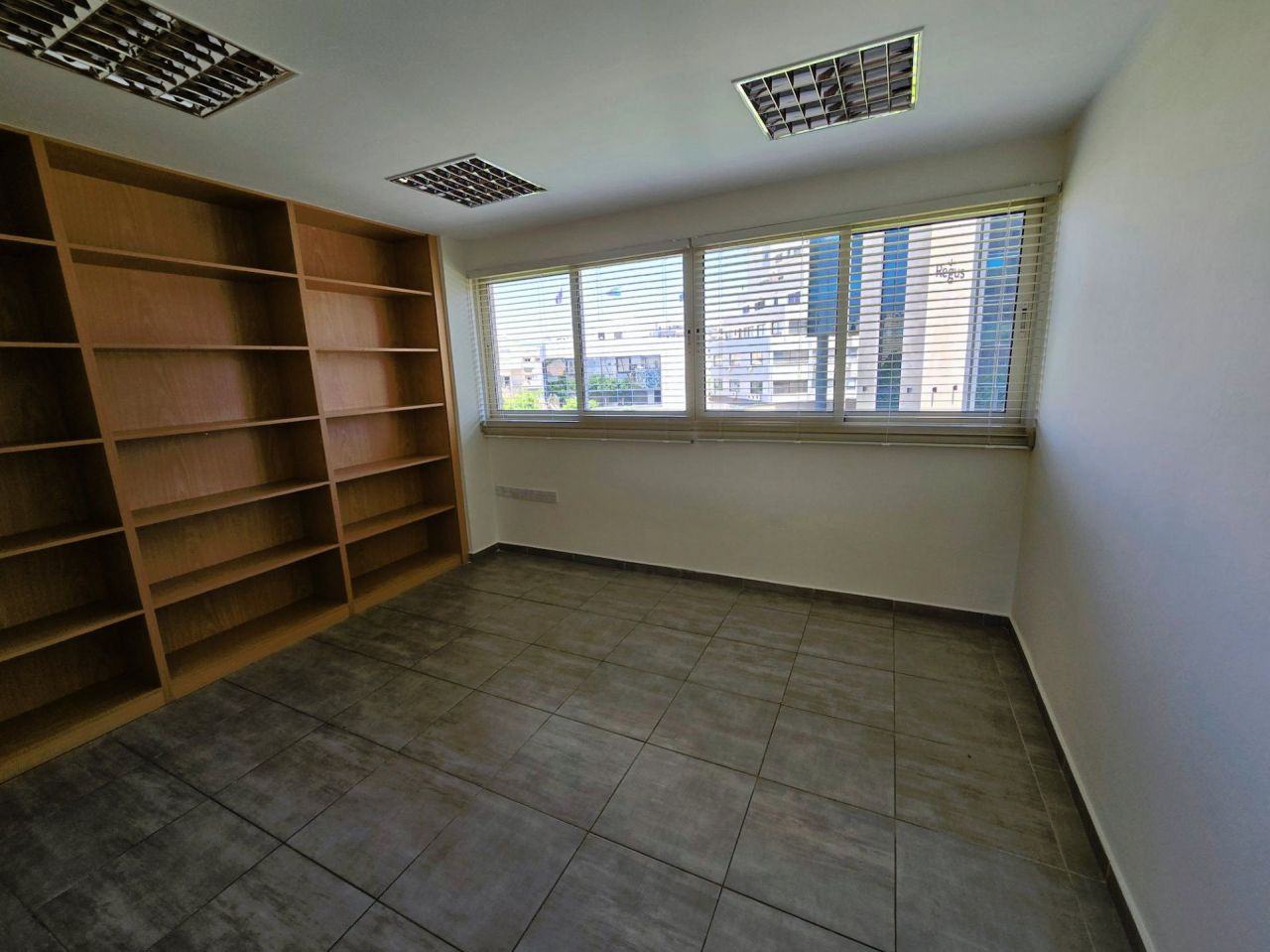 Офис Agia Zoni, Кипр, 173 м² - фото 4
