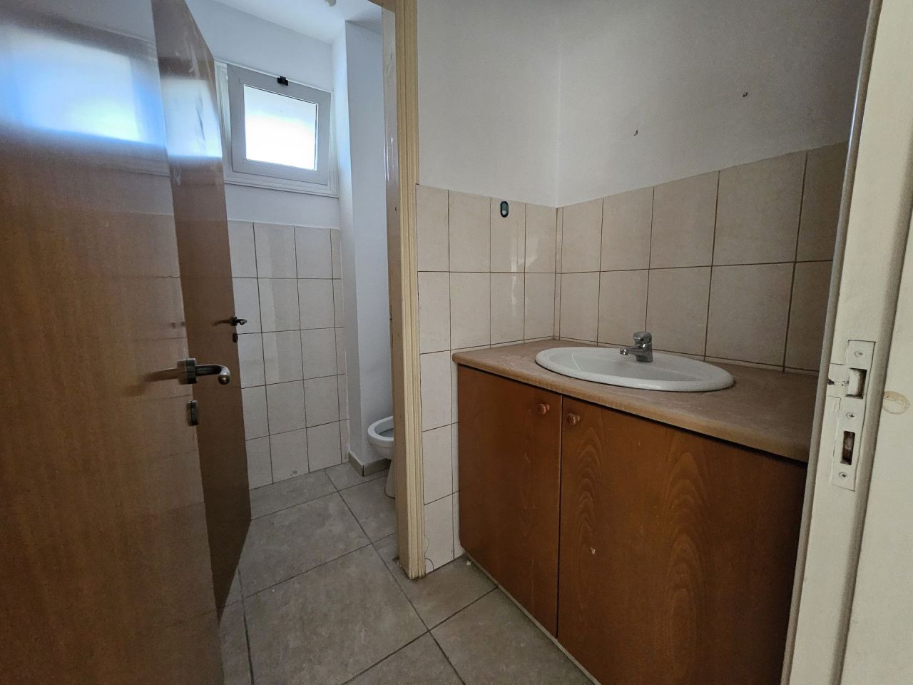 Магазин в Като-Полемидии, Кипр, 360 м² - фото 6