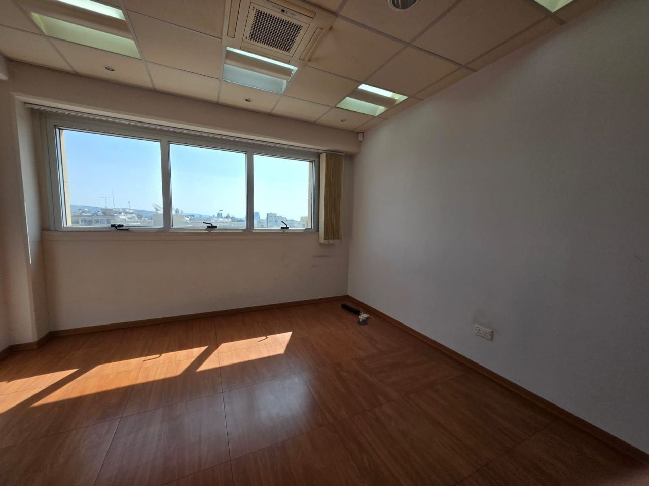 Офис Agios Nicolaos, Кипр, 262 м² - фото 5