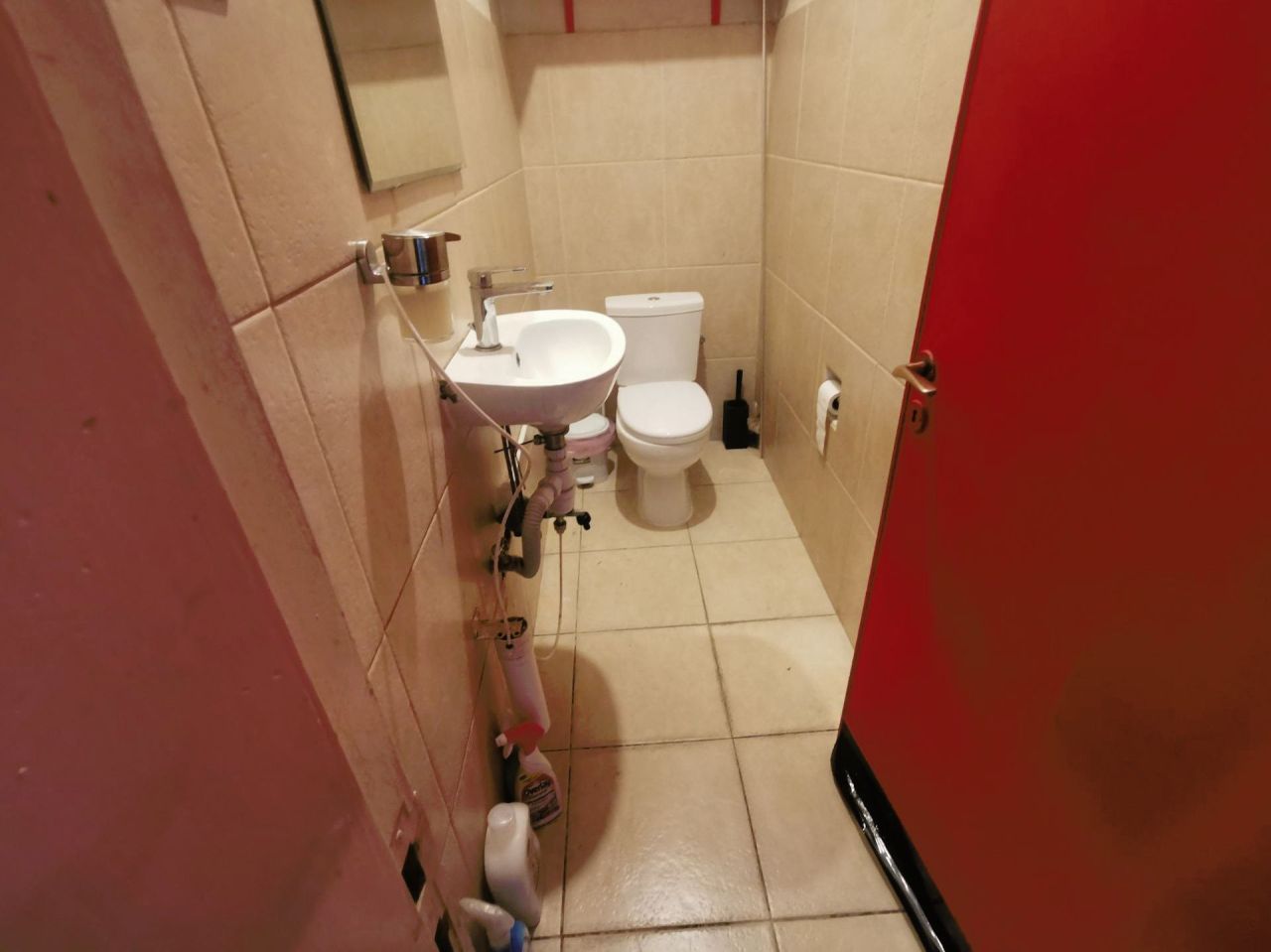 Магазин Agia Zoni, Кипр, 107 м² - фото 5