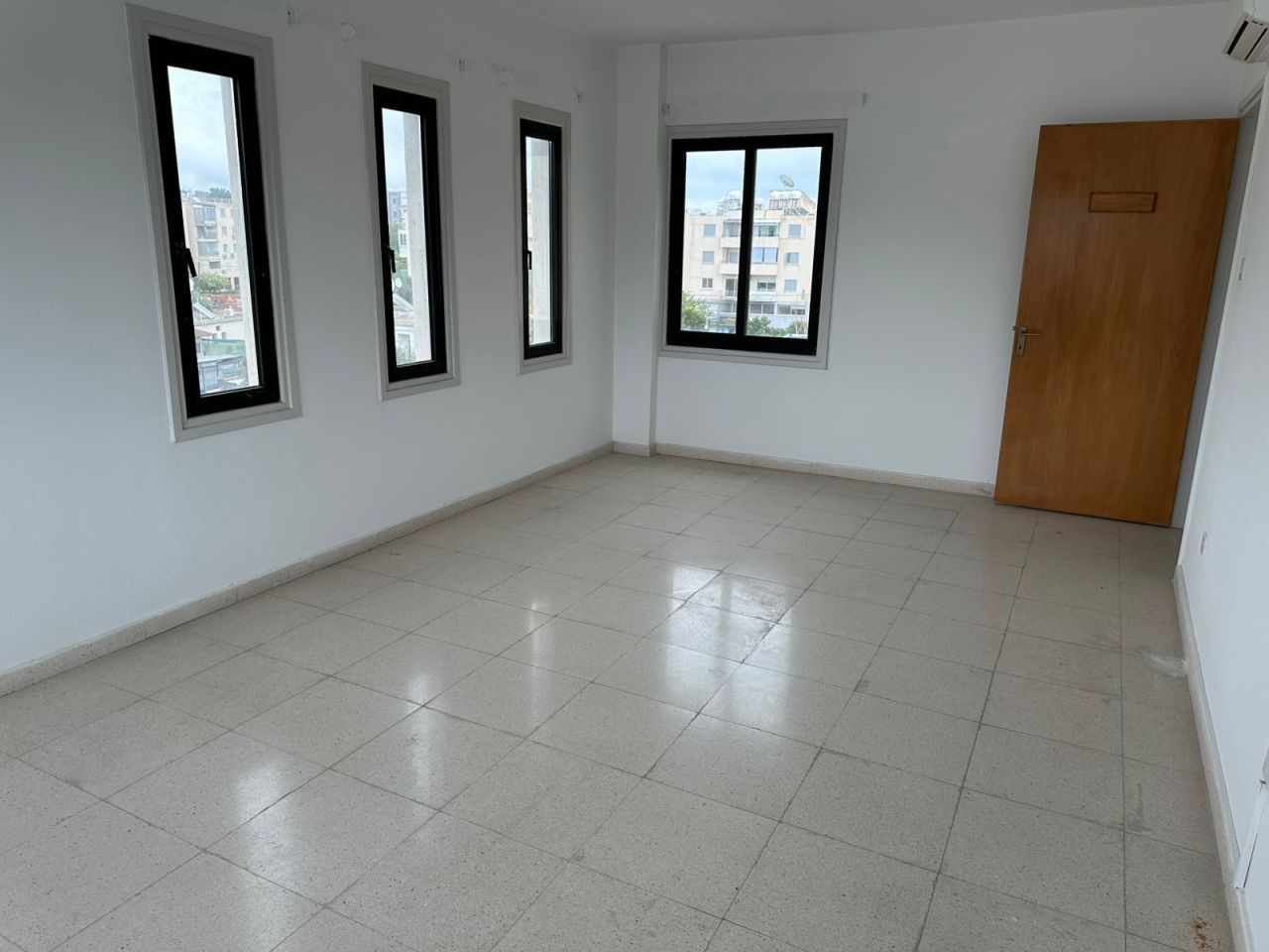 Офис в Пафосе, Кипр, 66 м² - фото 6