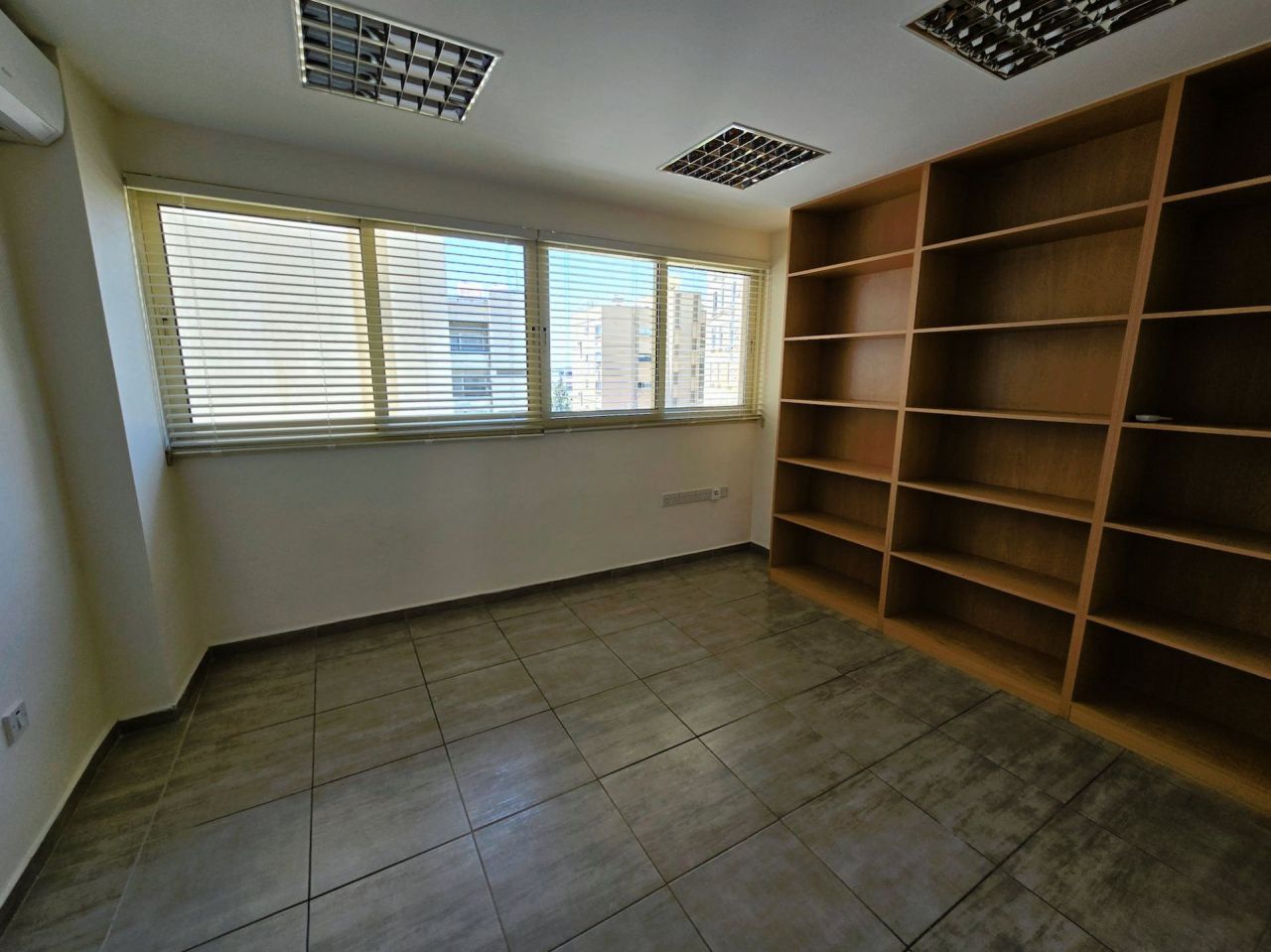 Офис Agia Zoni, Кипр, 173 м² - фото 5