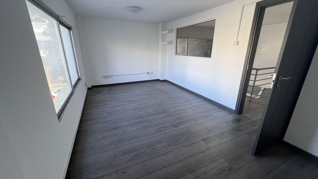 Магазин Ag. Antonios, Кипр, 180 м² - фото 6