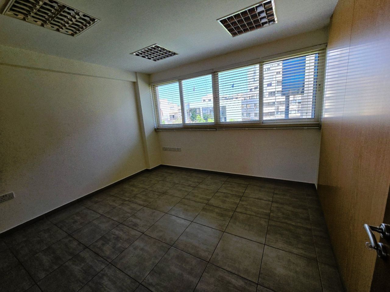 Офис Agia Zoni, Кипр, 173 м² - фото 6
