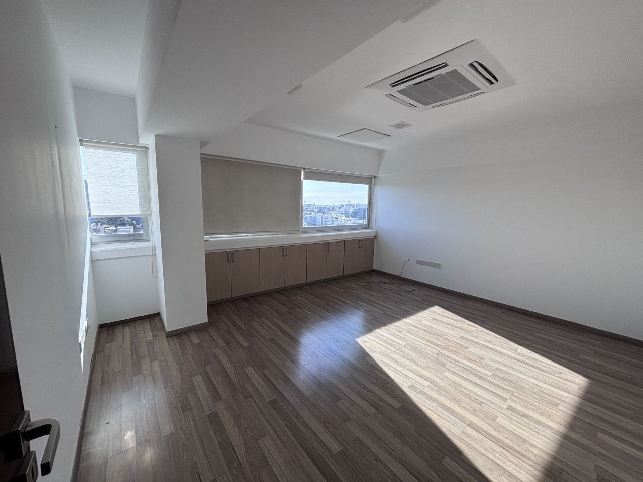 Офис Agia Zoni, Кипр, 376 м² - фото 8