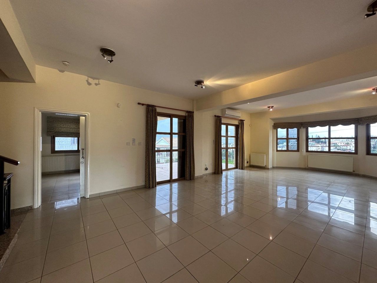 Дом в Айос-Атанасиосе, Кипр, 550 м² - фото 8