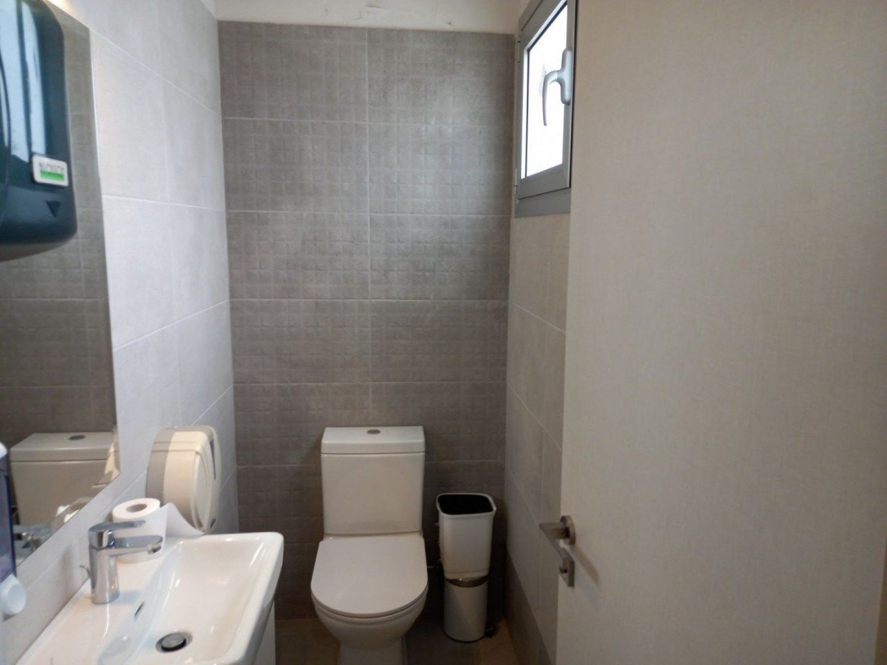 Офис Agia Filaxi, Кипр, 110 м² - фото 8