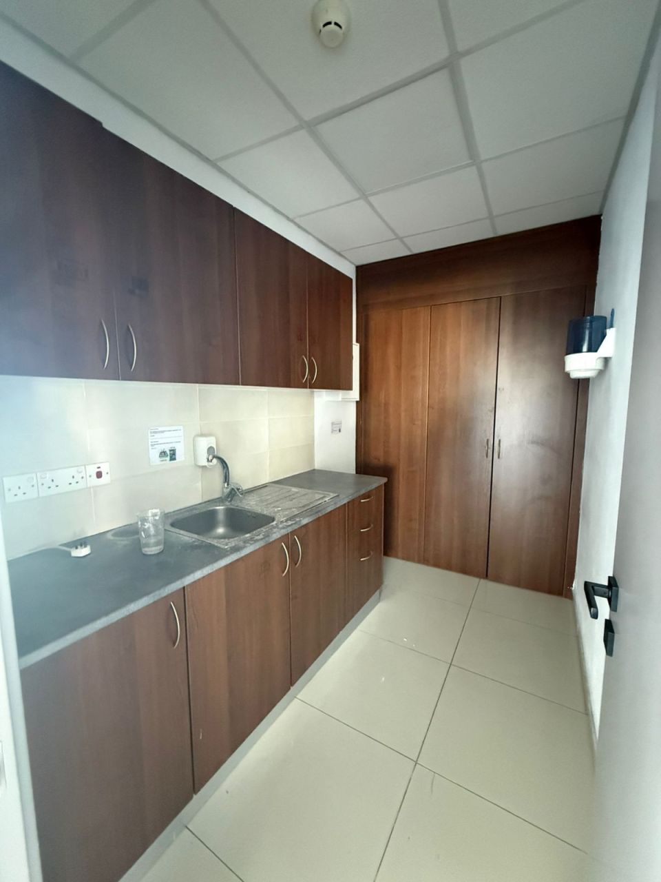Офис в Айос-Атанасиосе, Кипр, 434 м² - фото 7