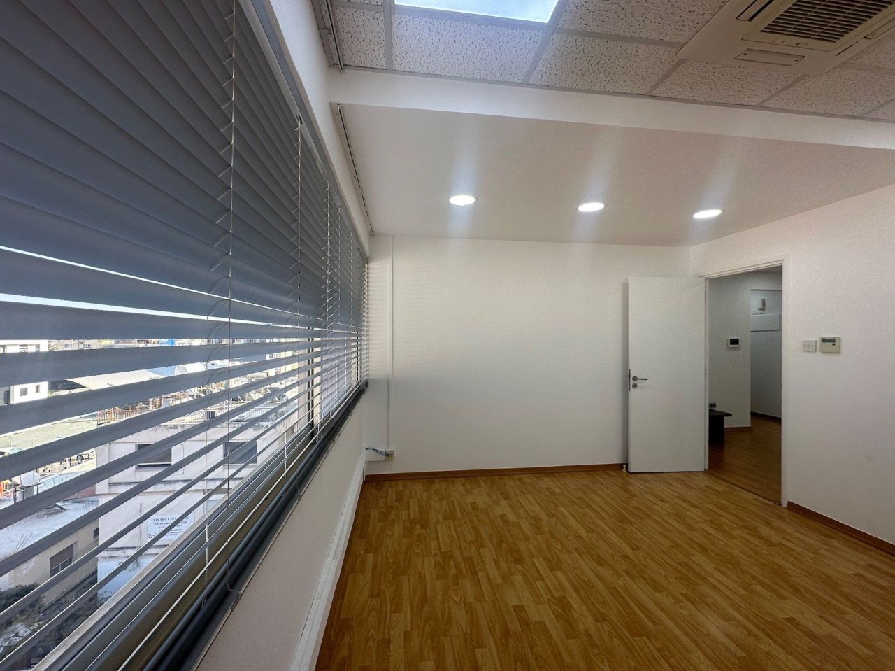 Офис Agios Nicolaos, Кипр, 230 м² - фото 9