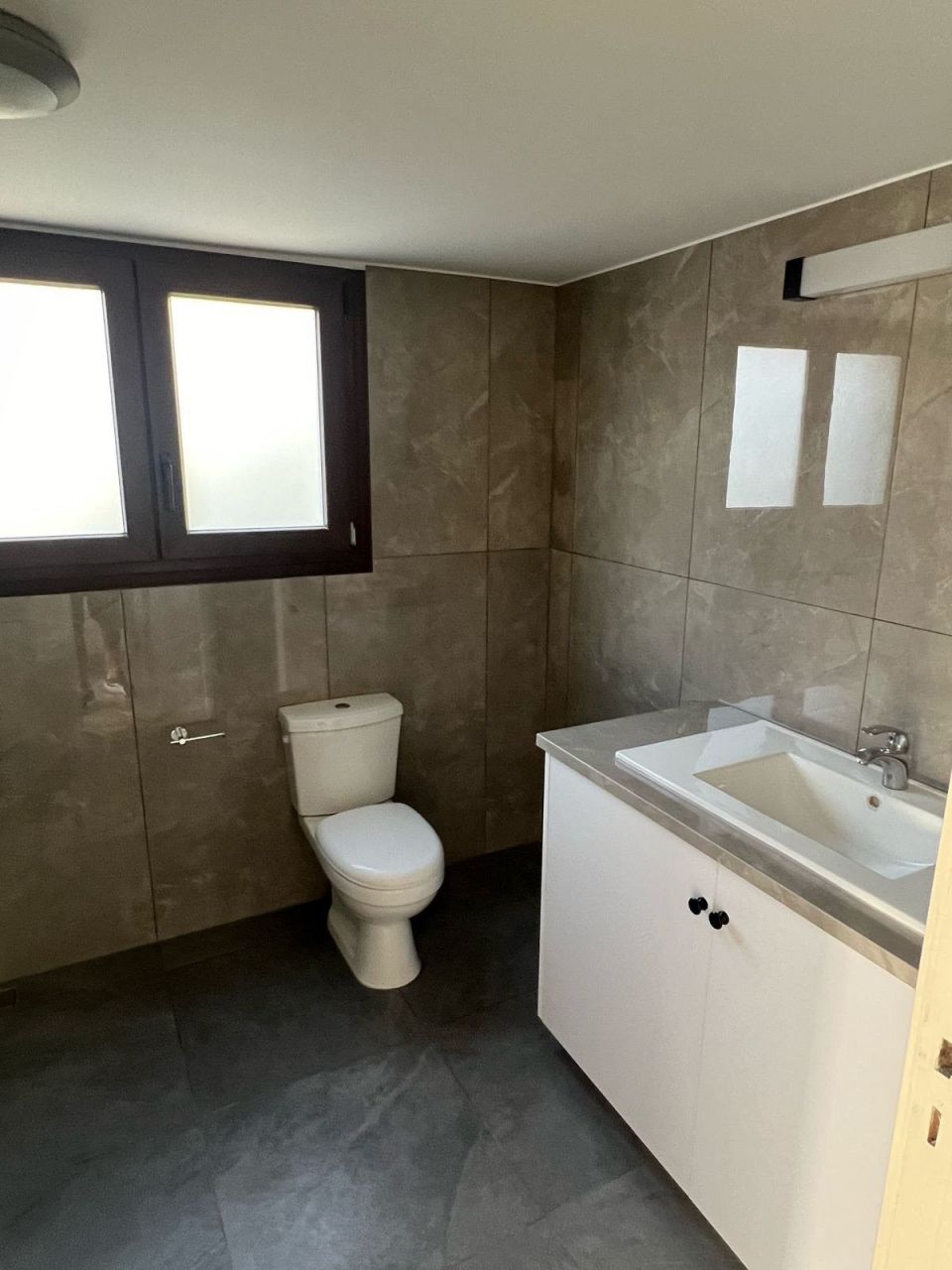 Офис в Айос-Атанасиосе, Кипр, 250 м² - фото 9