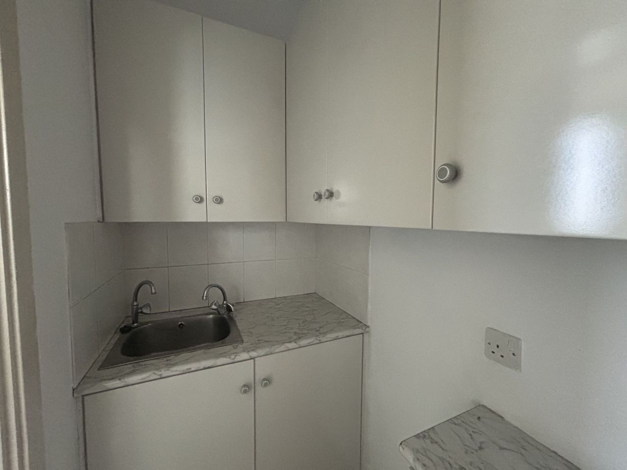 Офис Kapsalos, Кипр, 200 м² - фото 9