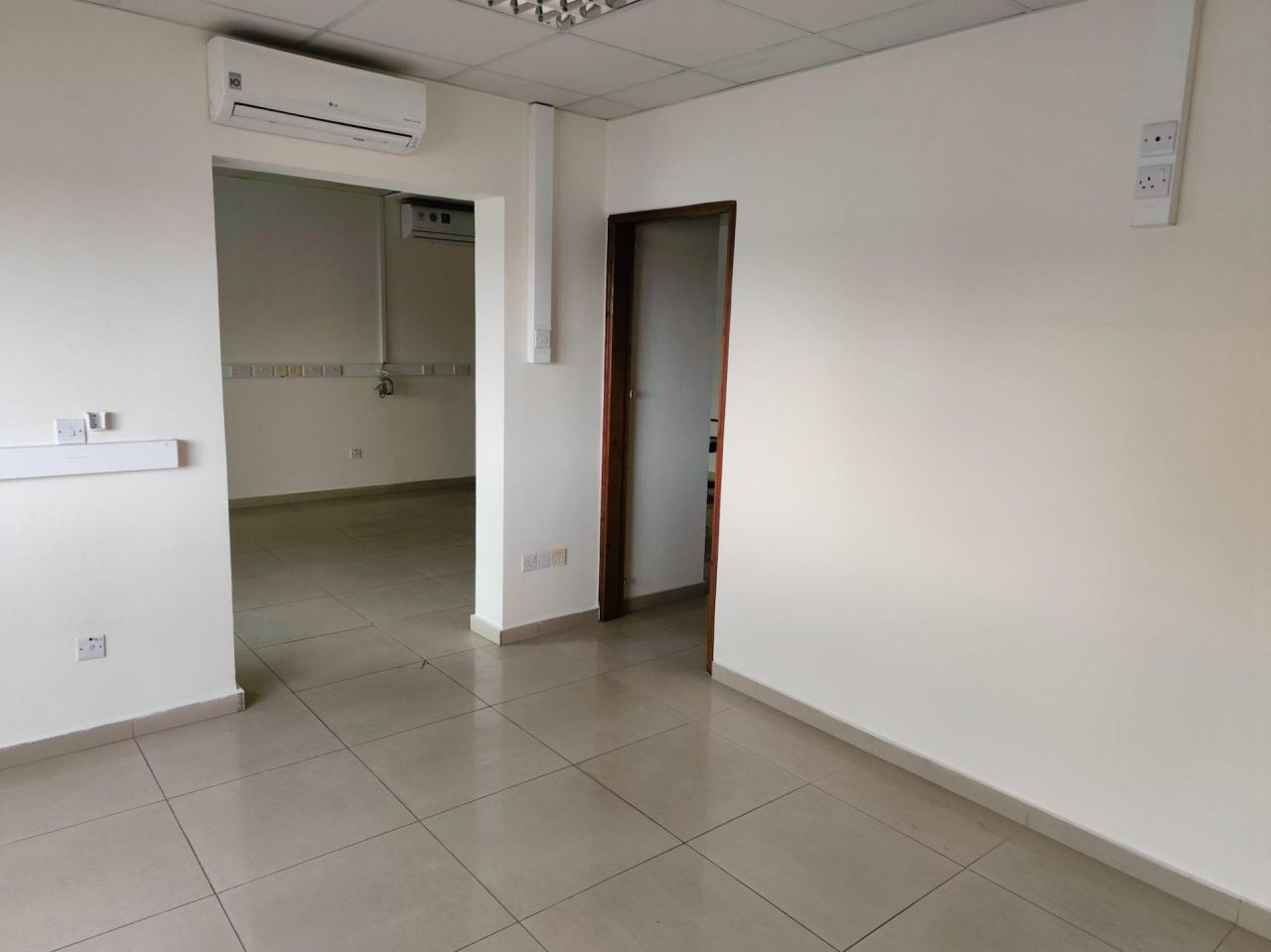 Офис в Меса-Йитонии, Кипр, 95 м² - фото 8
