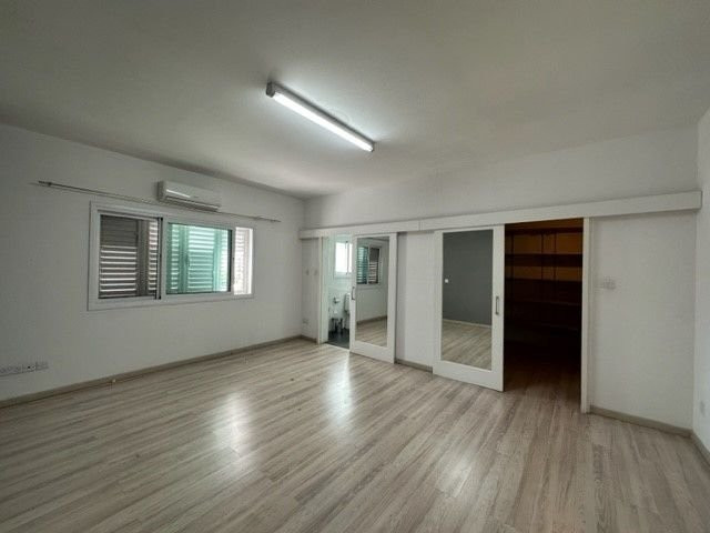 Офис Agios Nicolaos, Кипр, 180 м² - фото 10