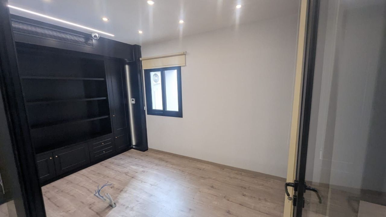 Офис в Агиос Георгиосе, Кипр, 130 м² - фото 8