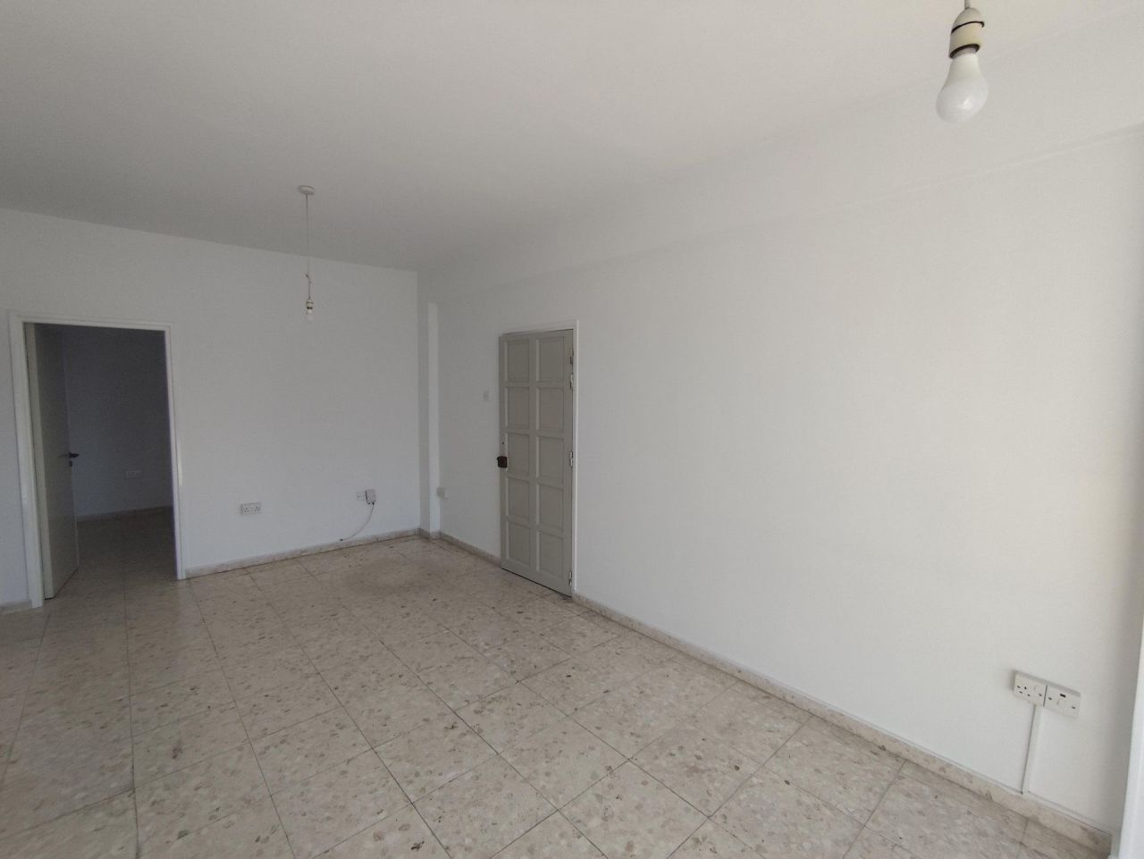 Офис Agia Zoni, Кипр, 90 м² - фото 8