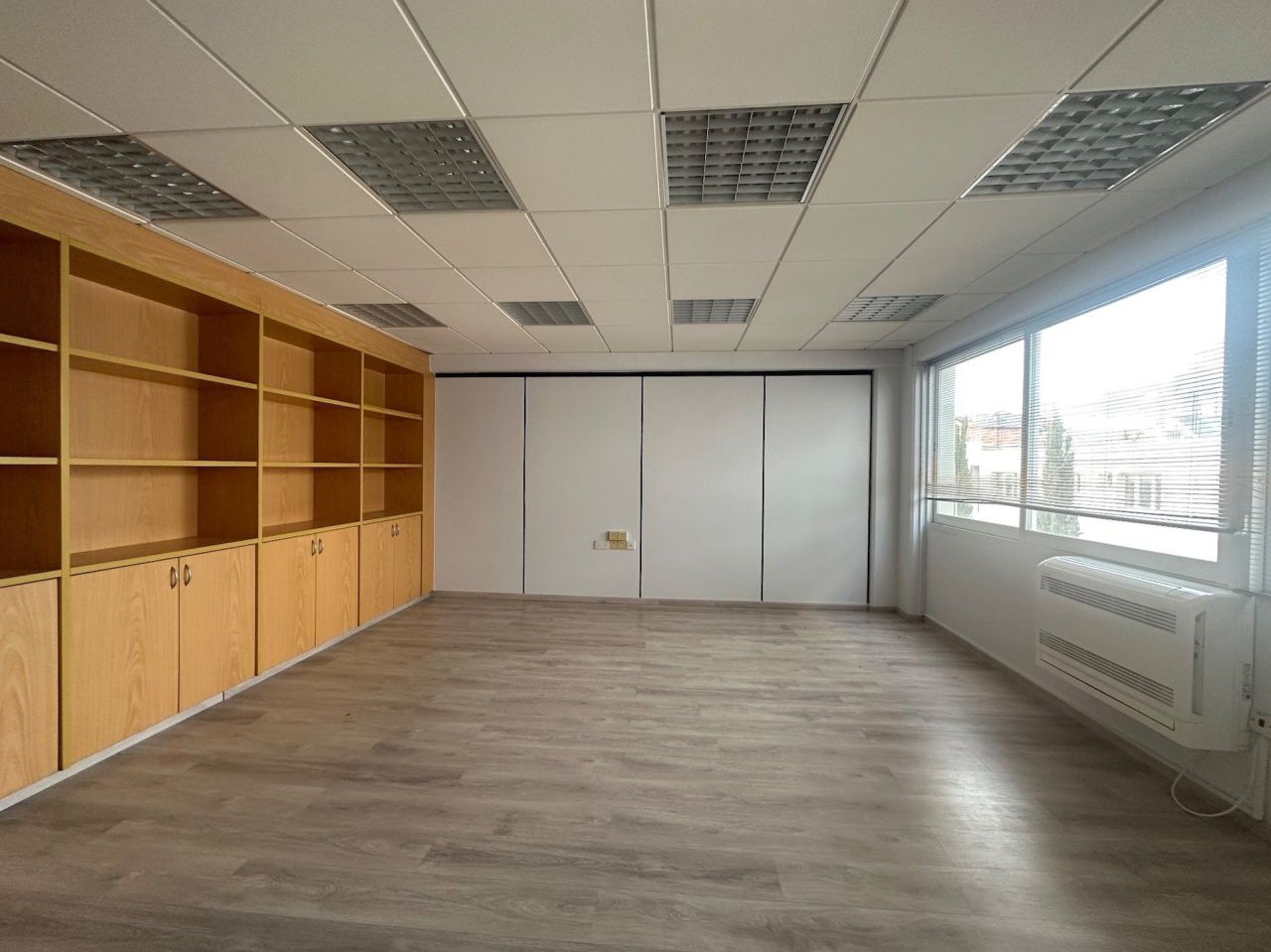 Офис Agios Nicolaos, Кипр, 200 м² - фото 10