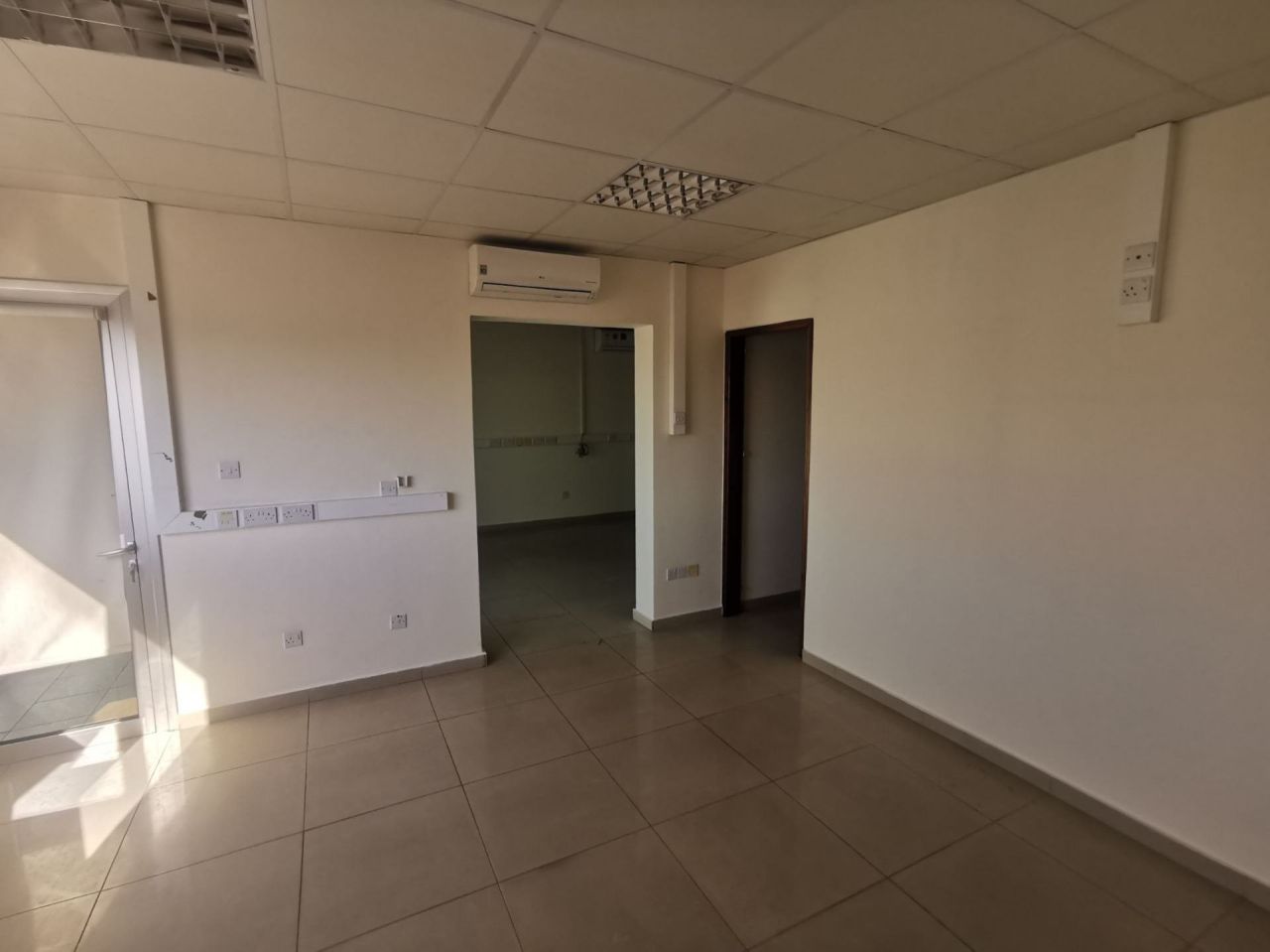 Офис в Меса-Йитонии, Кипр, 95 м² - фото 8