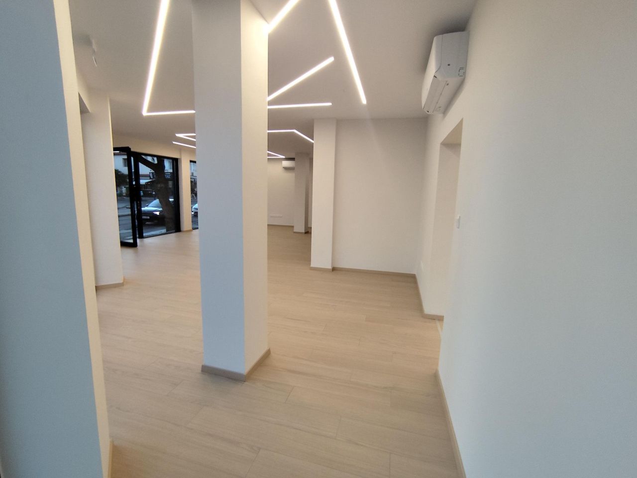 Магазин Apostolos Andreas, Кипр, 250 м² - фото 8