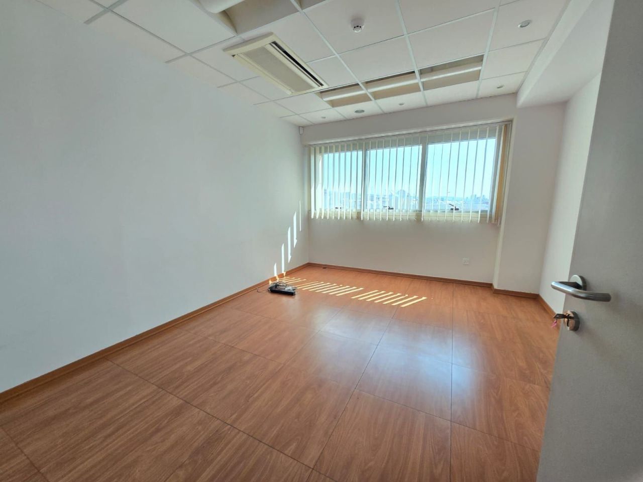 Офис Agios Nicolaos, Кипр, 262 м² - фото 9
