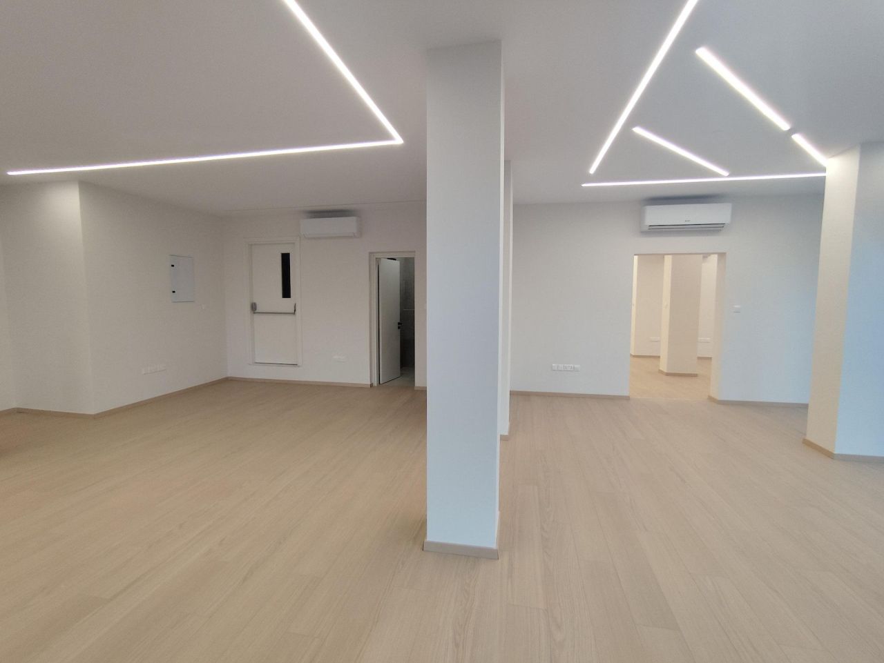 Магазин Apostolos Andreas, Кипр, 250 м² - фото 9