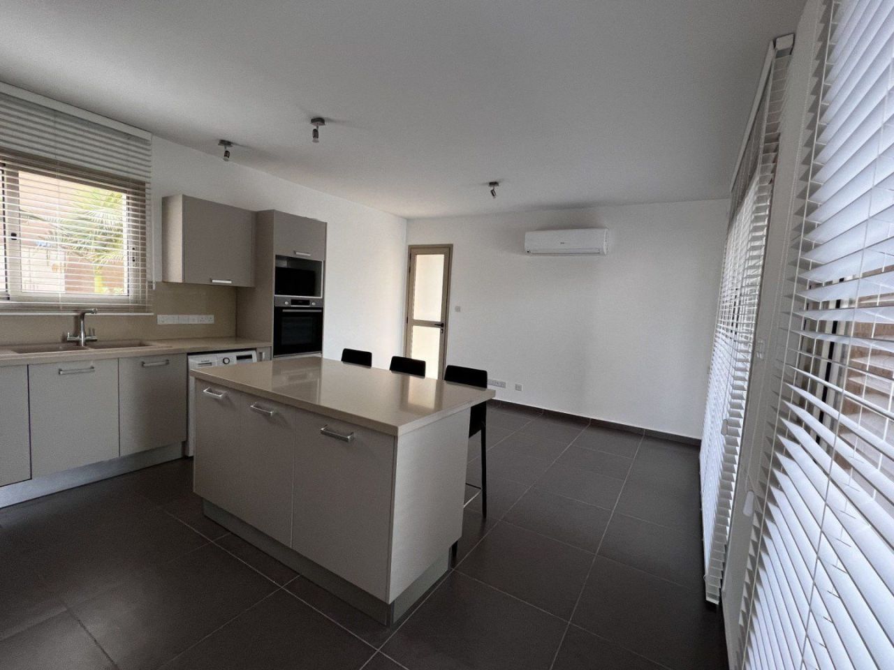 Дом Pyrgos - Tourist Area, Кипр, 177 м² - фото 9