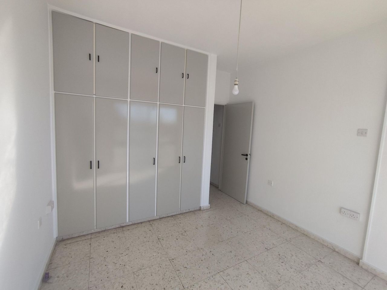 Офис Agia Zoni, Кипр, 90 м² - фото 10