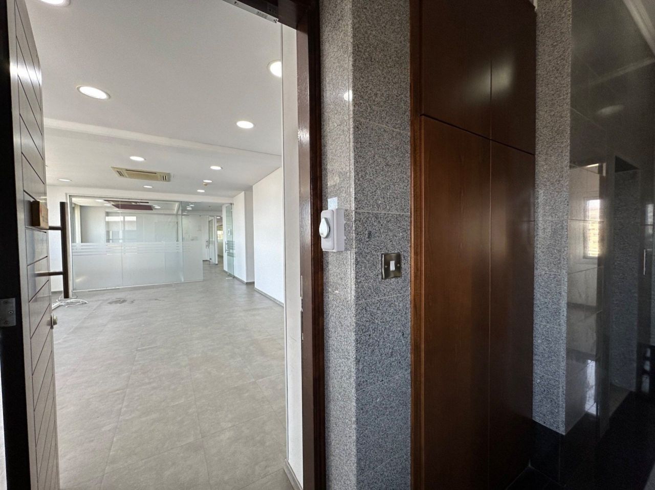 Офис в Меса-Йитонии, Кипр, 350 м² - фото 14