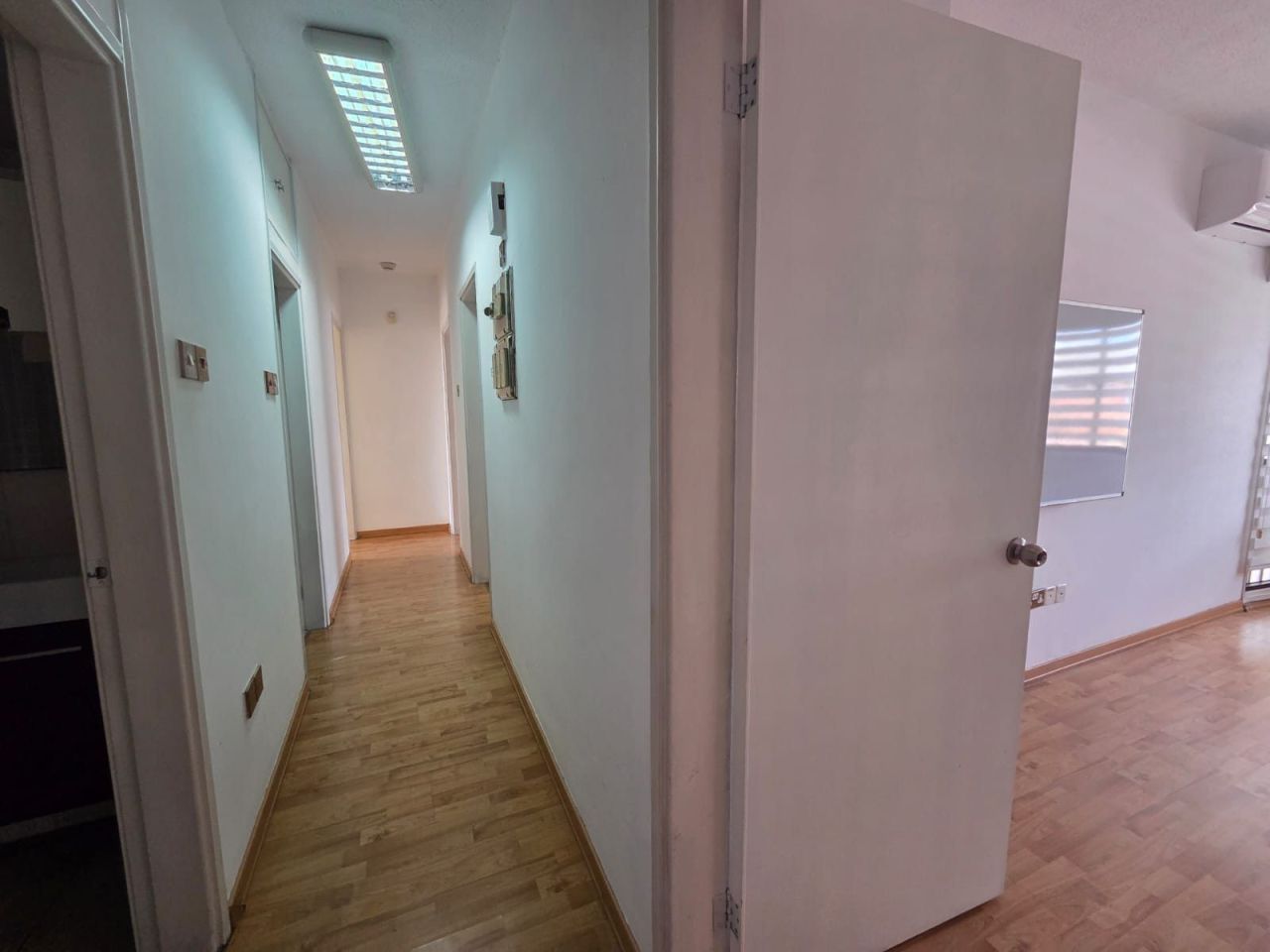 Офис в Айя-Напе, Кипр, 188 м² - фото 11