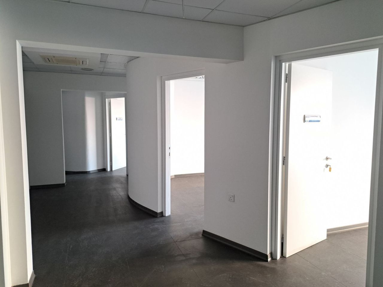 Офис Katholiki, Кипр, 1 188 м² - фото 14