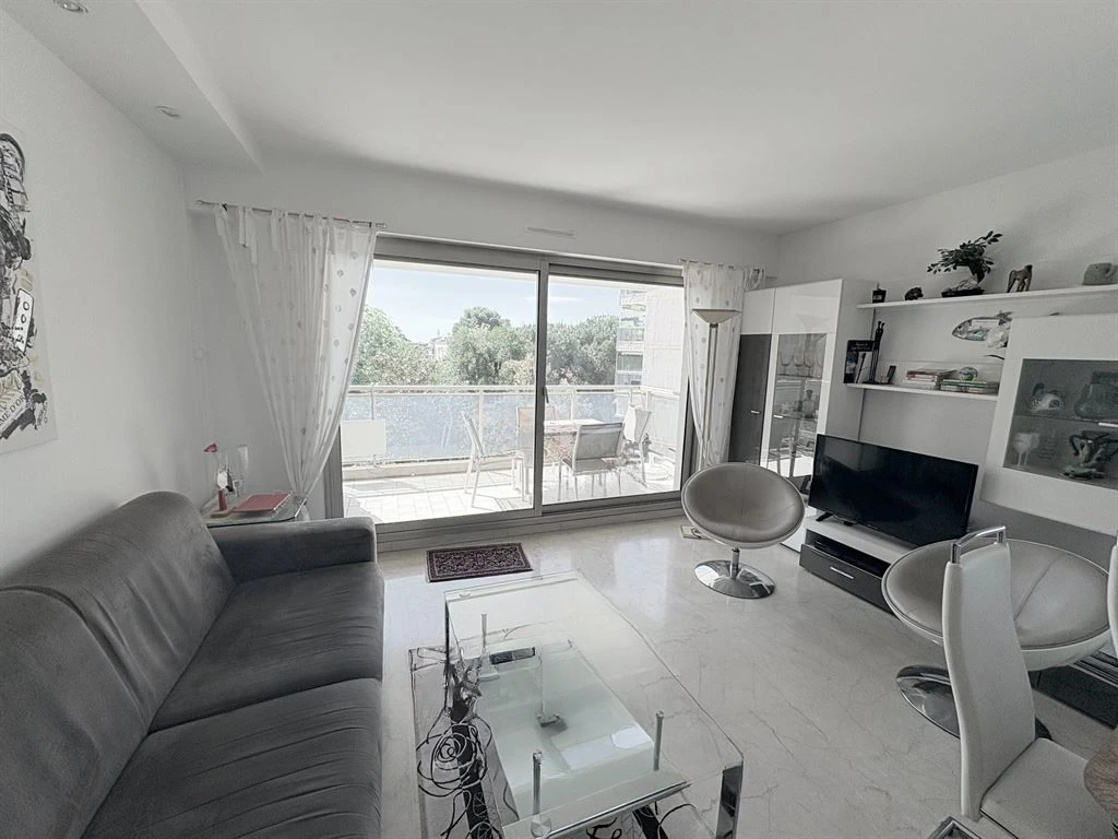 Квартира в Каннах, Франция, 60 м² - фото 1