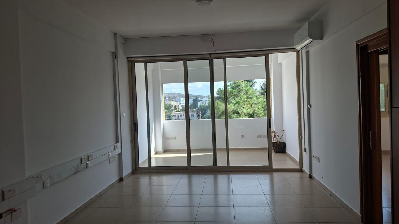 Офис в Пафосе, Кипр, 160 м² - фото 13