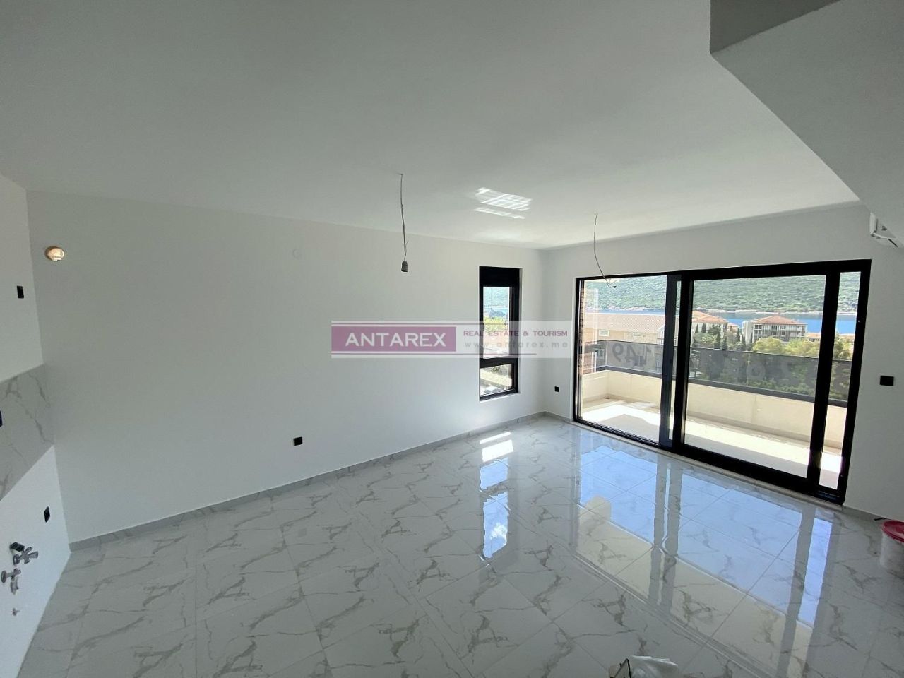 Апартаменты в Кумборе, Черногория, 72 м² - фото 1