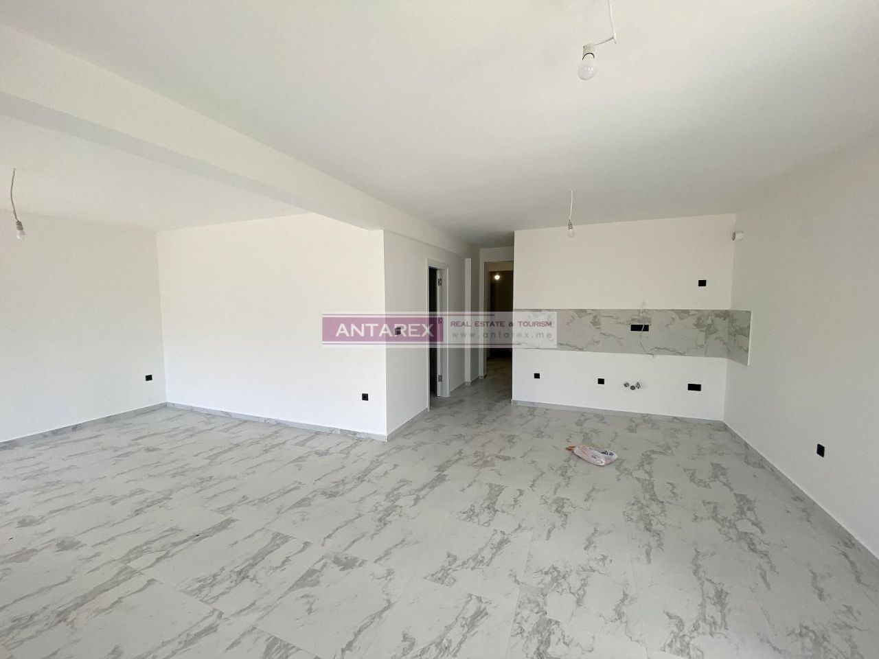 Апартаменты в Кумборе, Черногория, 100 м² - фото 1