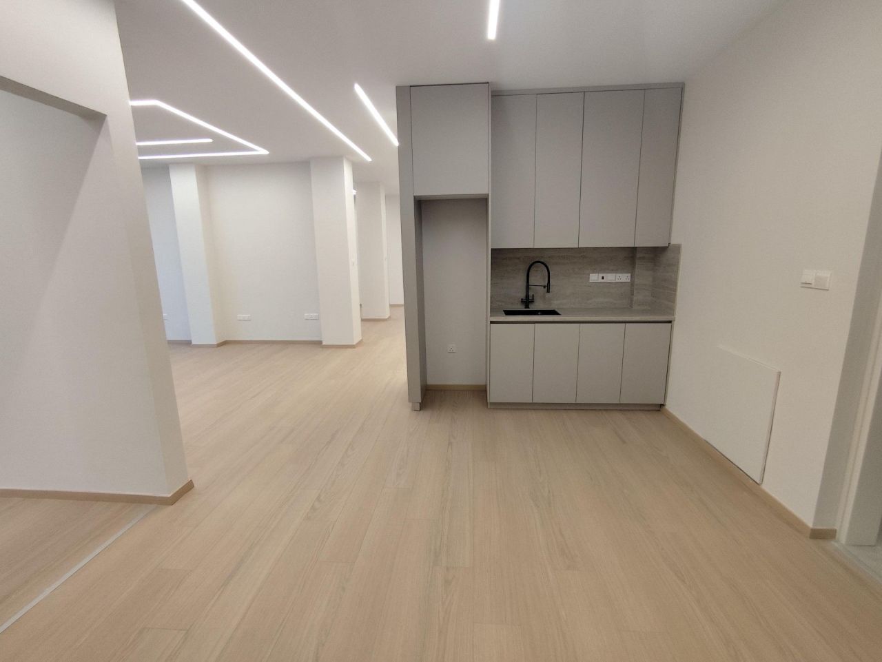 Магазин Apostolos Andreas, Кипр, 250 м² - фото 12