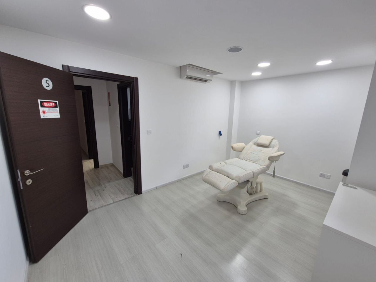 Офис Agia Filaxi, Кипр, 230 м² - фото 15
