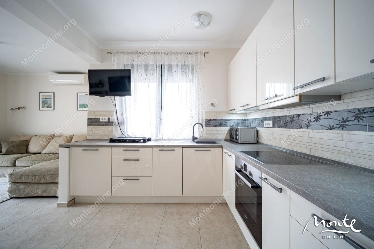 Апартаменты в Доброте, Черногория, 109 м² - фото 18