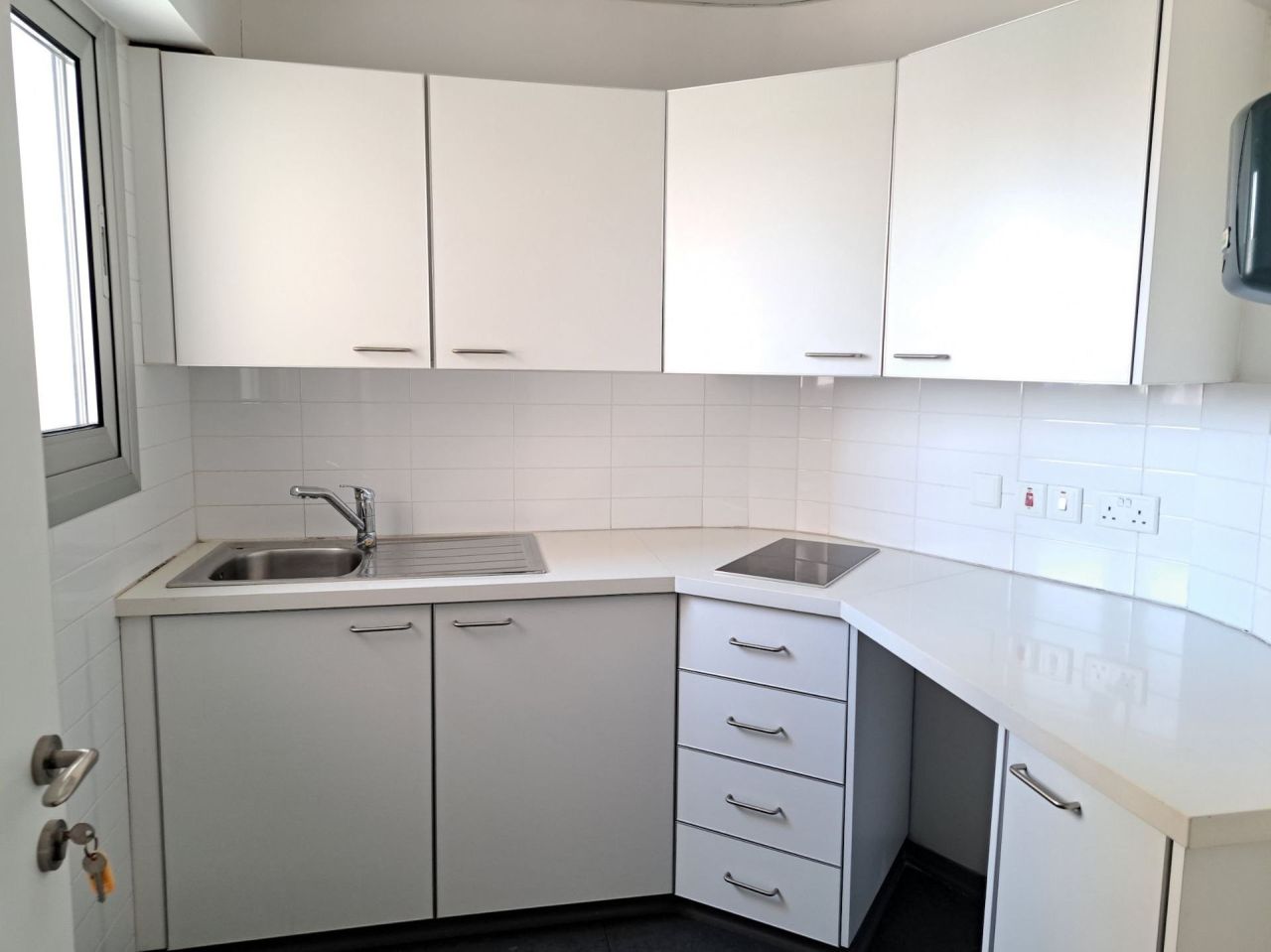 Офис Katholiki, Кипр, 396 м² - фото 13