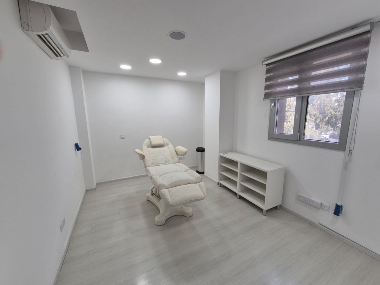 Офис Agia Filaxi, Кипр, 230 м² - фото 16