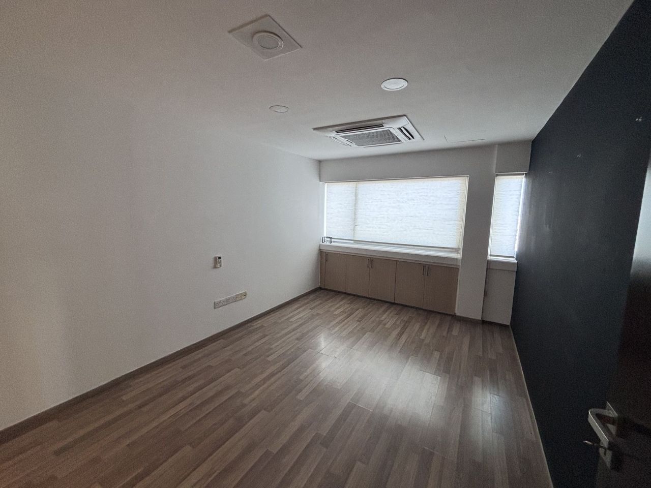 Офис Agia Zoni, Кипр, 376 м² - фото 16